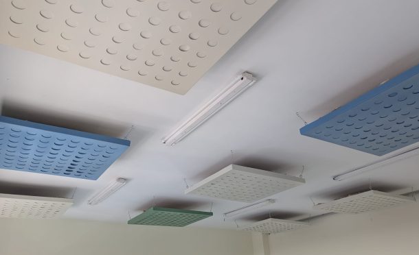 El alumnado del CIFO elabora islas para mejorar la acústica en el aula